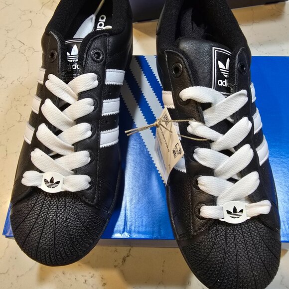 Adidas Superstar II Black & White Unisex Sneakers - Mens Size 10 NEW (JI3538) - Picture 4 of 14